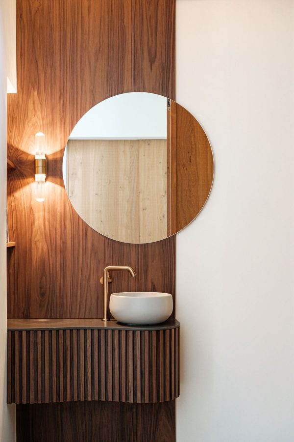 inrichting badkamer en dressing warm minimalism axor High end projecten